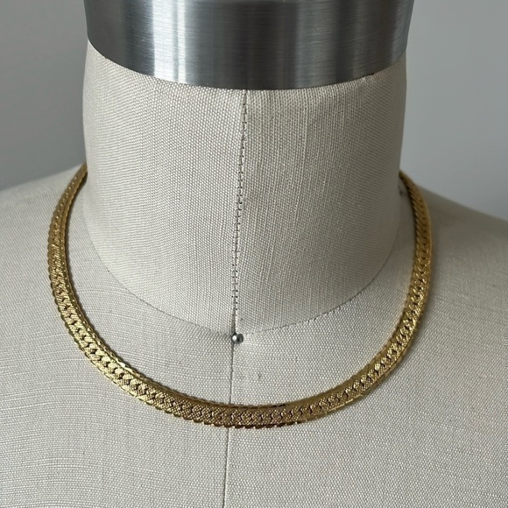 MONET herringbone chain vintage collar choker gold tone flawless
